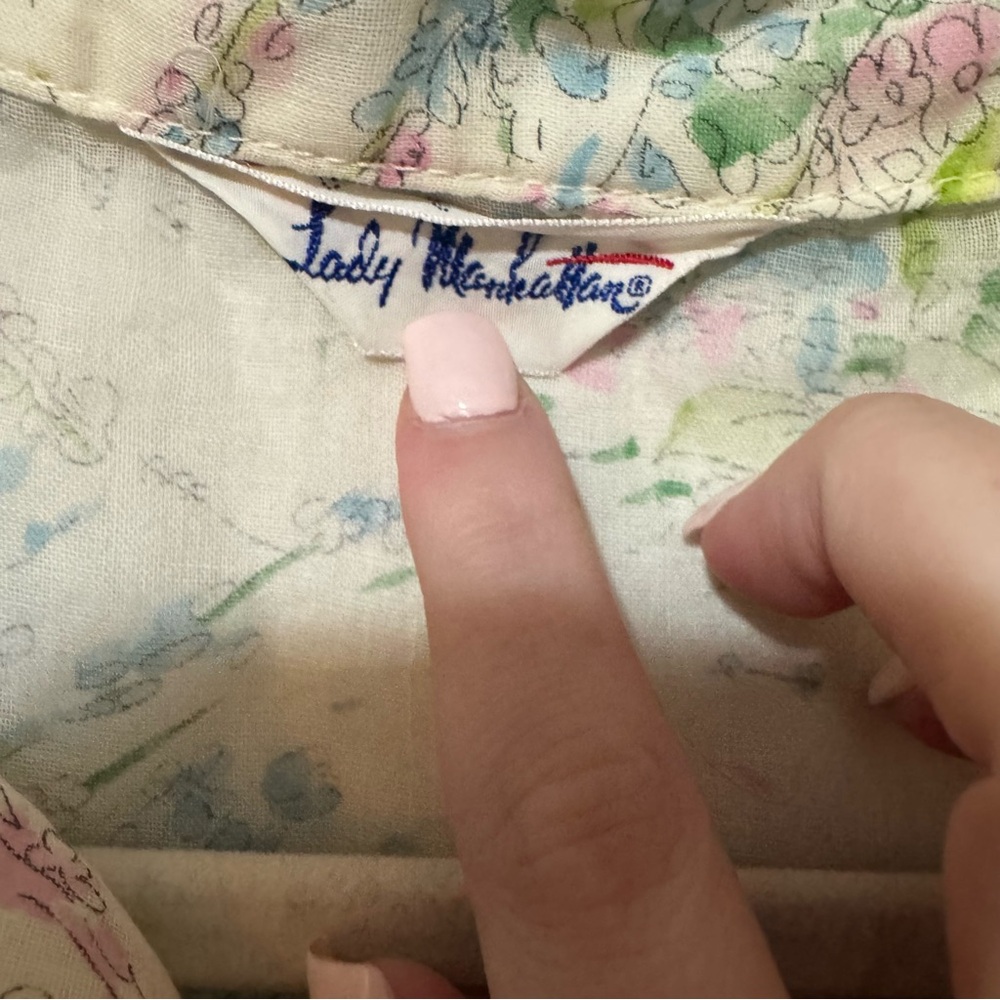 1970's Vintage Lady Manhattan Floral Blue and White Button-Up - Picture 4 of 4
